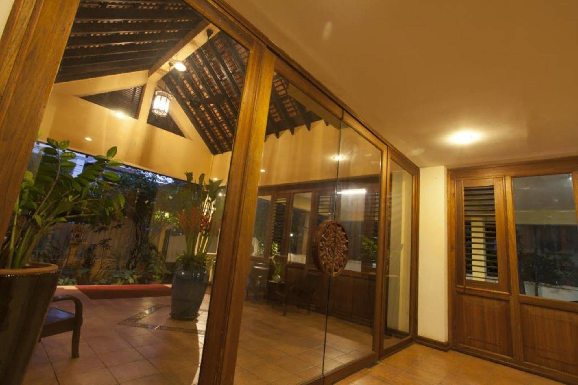 Grand Residence Phnom Penh Extérieur photo